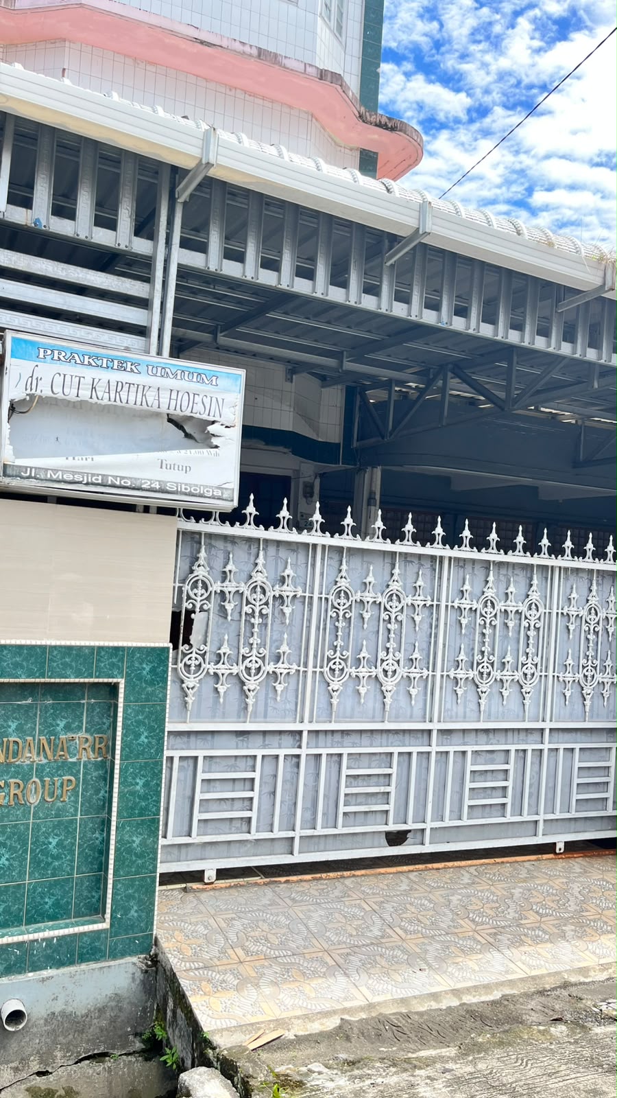 PRAKTEK DOKTER CUT KARTIKA HS